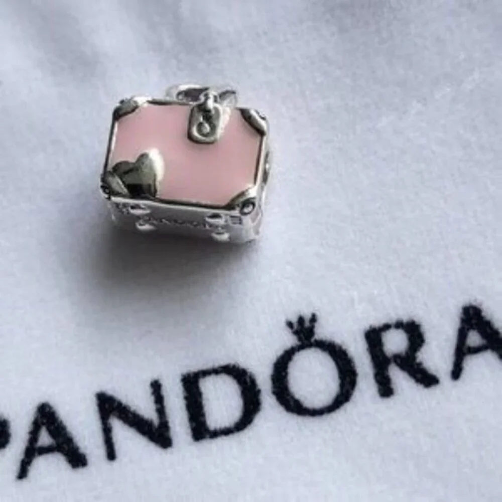 Pandora Love Travels Charm - Picture 2 of 4